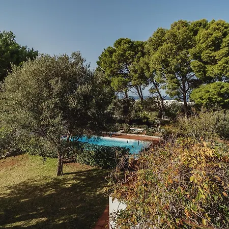 Grande E Luminosa Con Piscina Vicino Al Mare